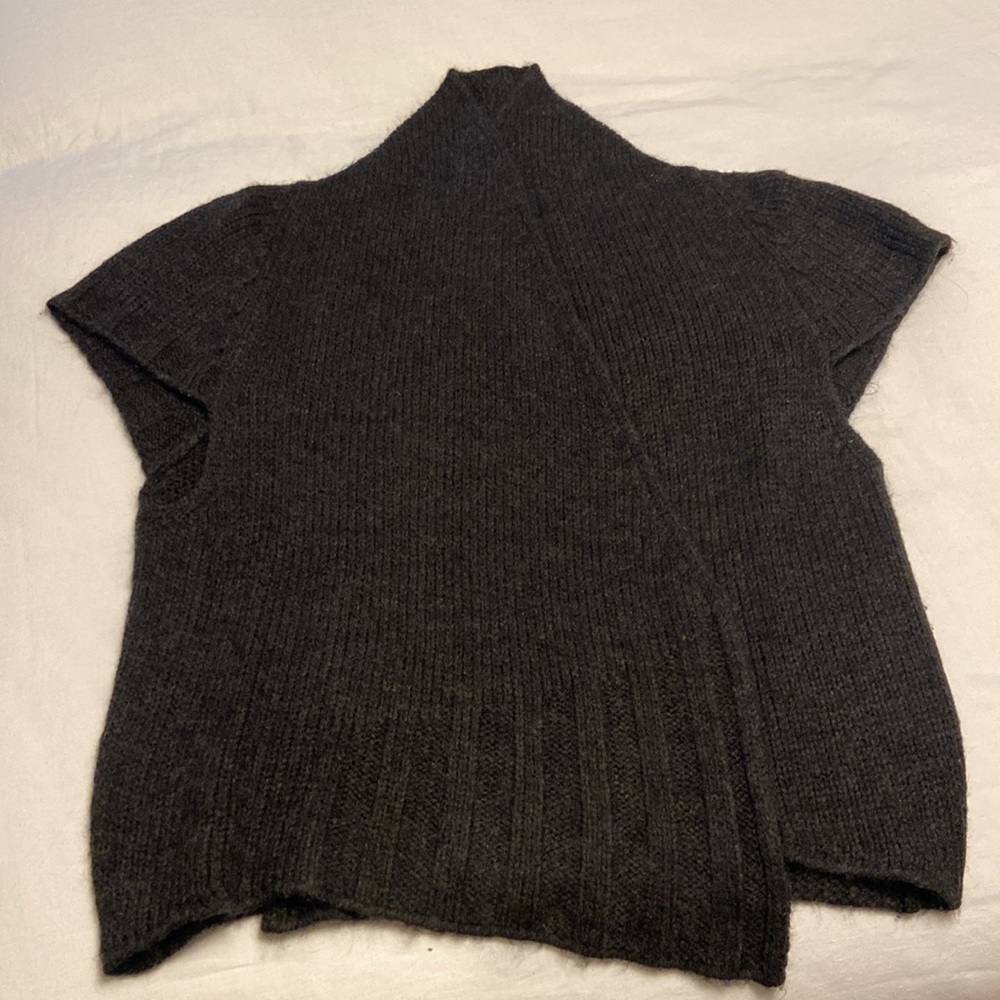 Vest - Picture 2 of 5